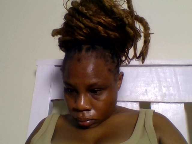 Ebonitah live cam on BongaCams