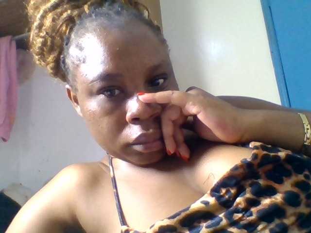 Ebonitah live cam on BongaCams