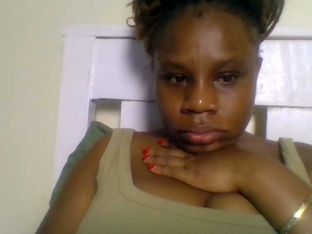 Ebonitah live cam on BongaCams