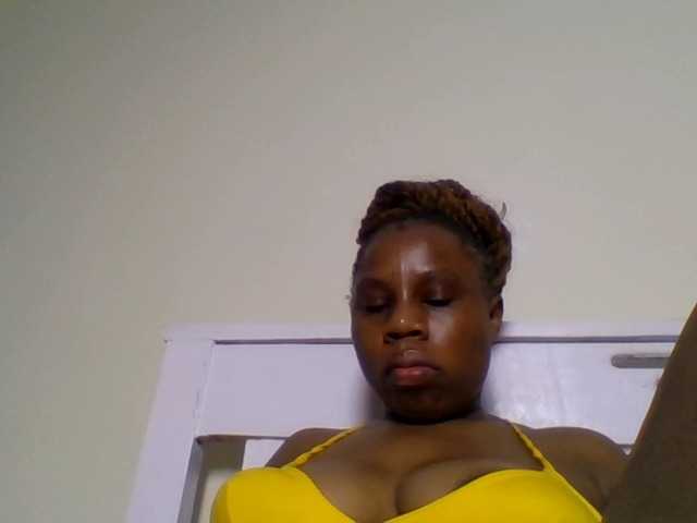 Ebonitah live cam on BongaCams
