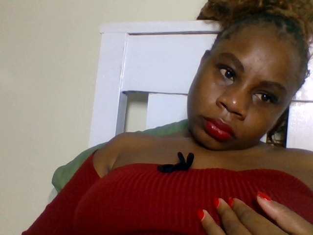 Ebonitah live cam on BongaCams