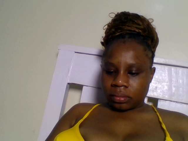 Ebonitah live cam on BongaCams
