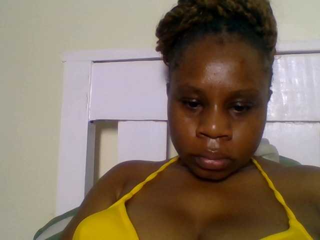 Ebonitah live cam on BongaCams
