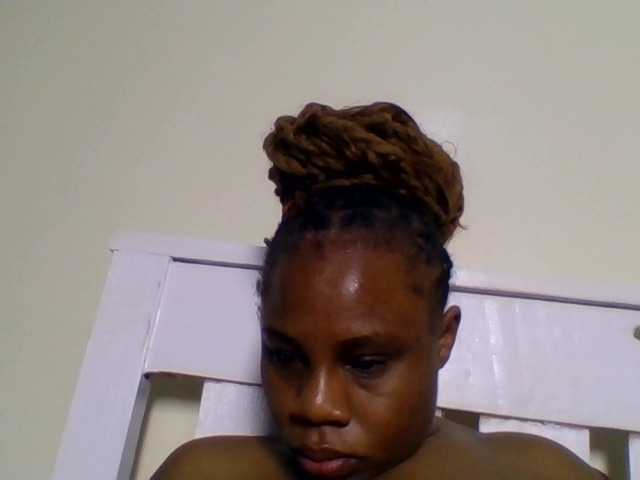 Ebonitah live cam on BongaCams