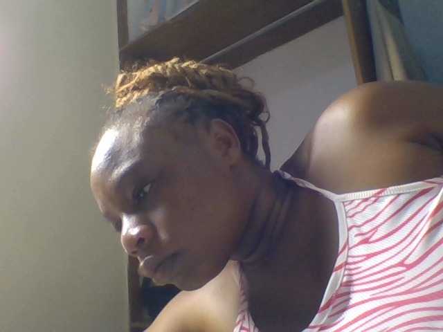 Ebonitah live cam on BongaCams