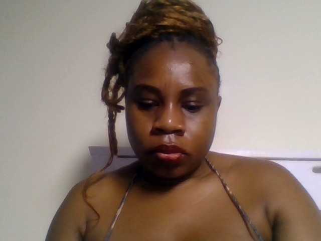 Ebonitah live cam preview