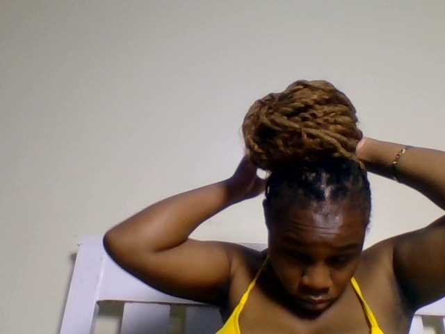 Ebonitah live cam on BongaCams