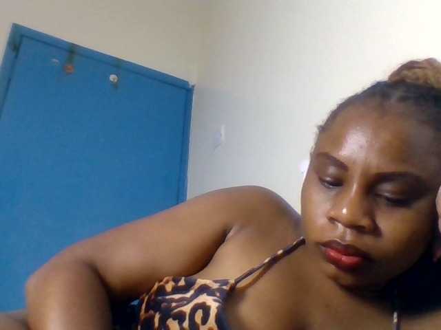 Ebonitah live cam preview