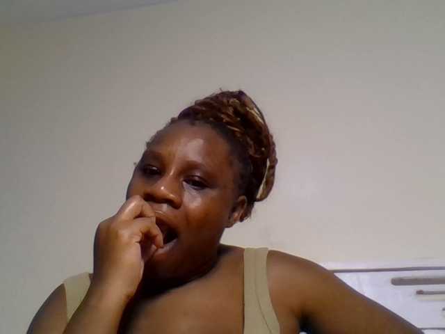 Ebonitah live cam on BongaCams