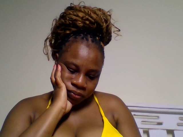 Ebonitah live cam on BongaCams