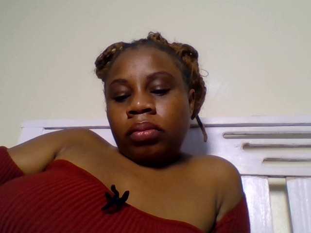 Ebonitah live cam on BongaCams