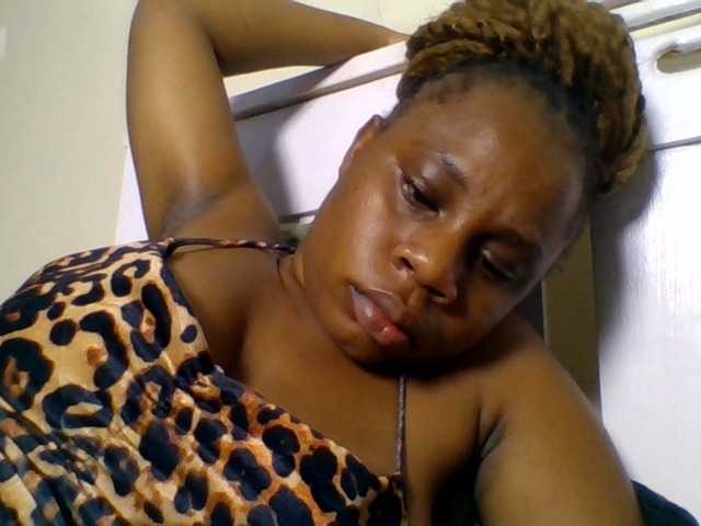 Ebonitah live cam on BongaCams