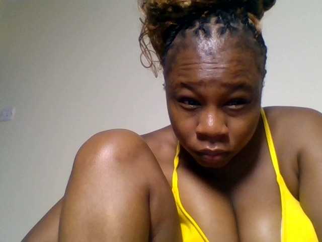 Ebonitah live cam on BongaCams