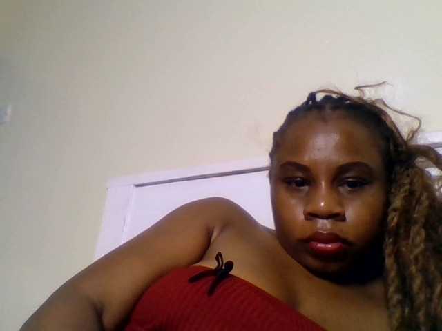 Ebonitah live cam on BongaCams