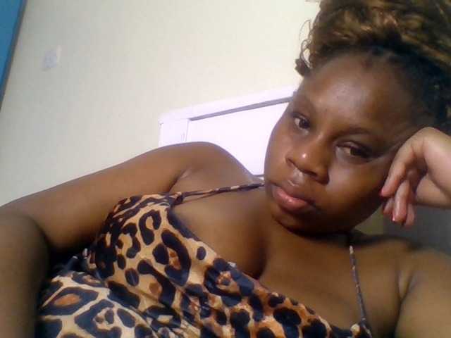 Ebonitah live cam on BongaCams