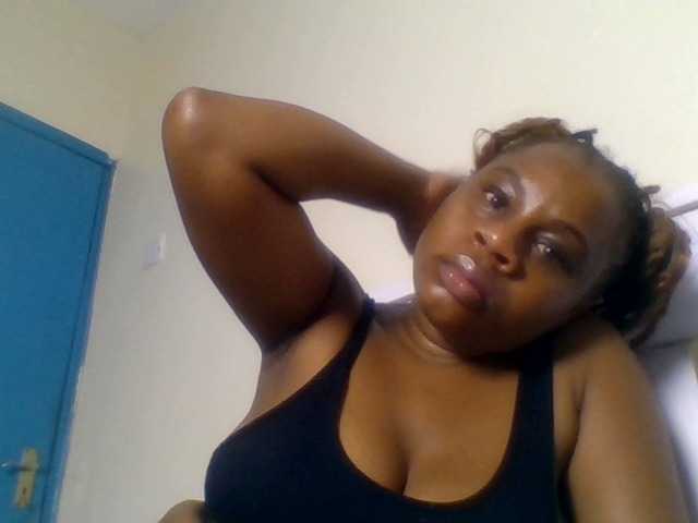 Ebonitah live cam on BongaCams