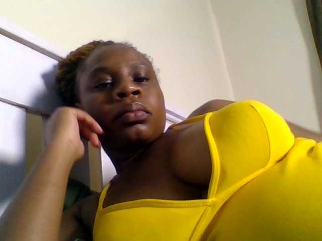 Ebonitah live cam on BongaCams