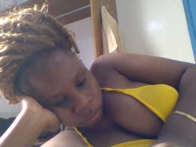 Ebonitah live cam on BongaCams