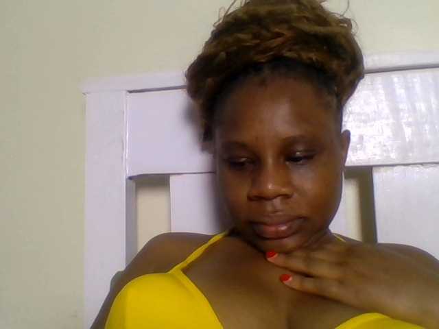 Ebonitah live cam on BongaCams