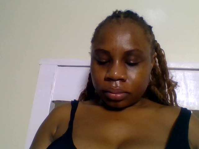 Ebonitah live cam on BongaCams