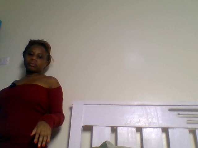Ebonitah live cam on BongaCams