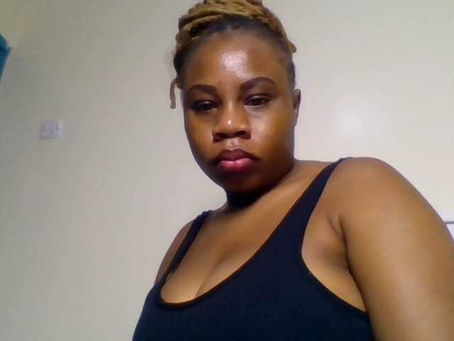 Ebonitah live cam on BongaCams