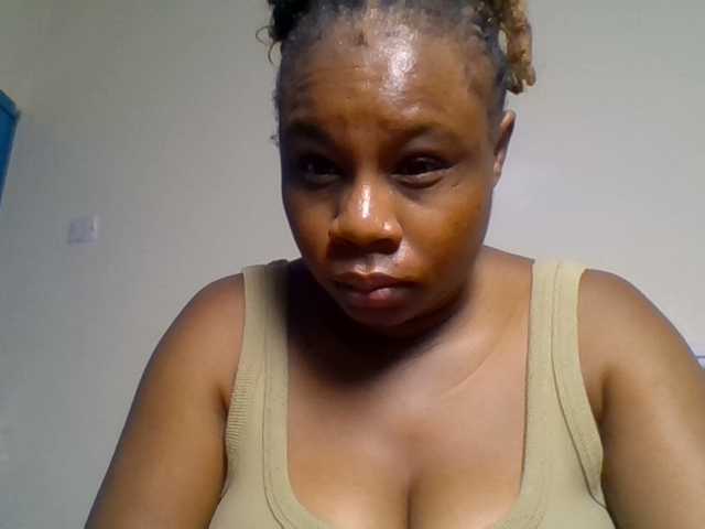 Ebonitah live cam on BongaCams