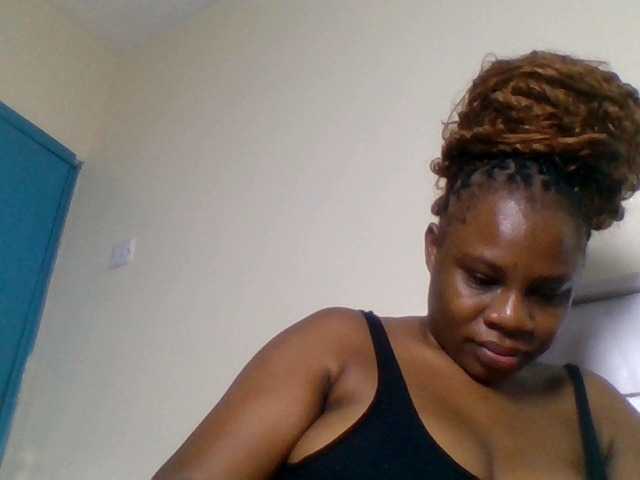 Ebonitah live cam on BongaCams
