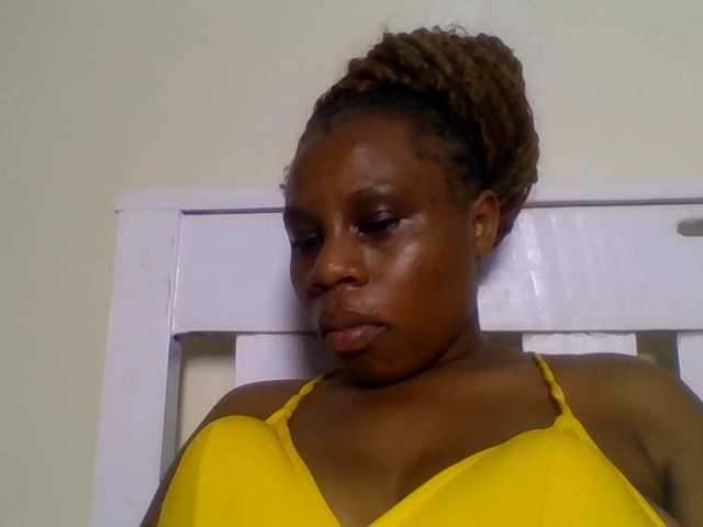 Ebonitah live cam on BongaCams