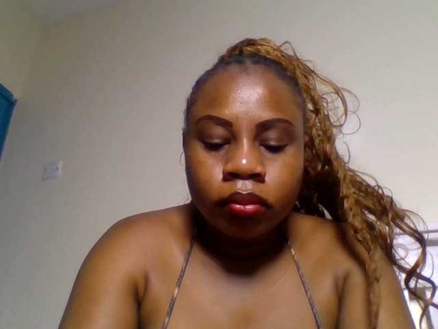 Ebonitah live cam on BongaCams