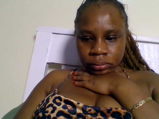 Ebonitah live cam on BongaCams