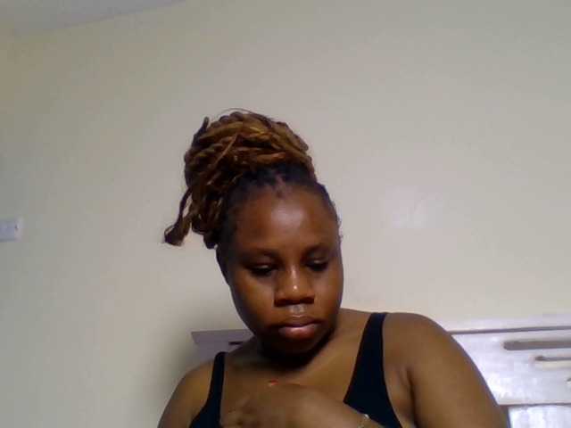 Ebonitah live cam on BongaCams