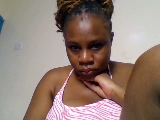 Ebonitah live cam on BongaCams