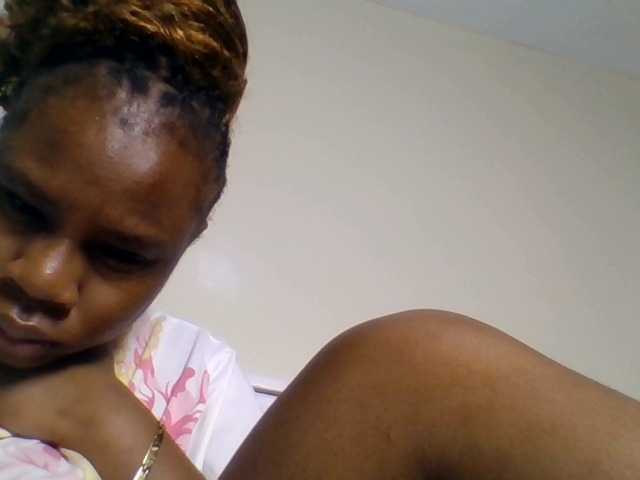 Ebonitah live cam on BongaCams