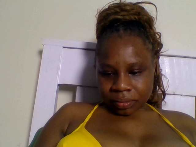 Ebonitah live cam preview