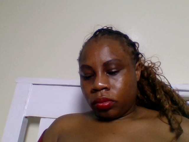 Ebonitah live cam on BongaCams