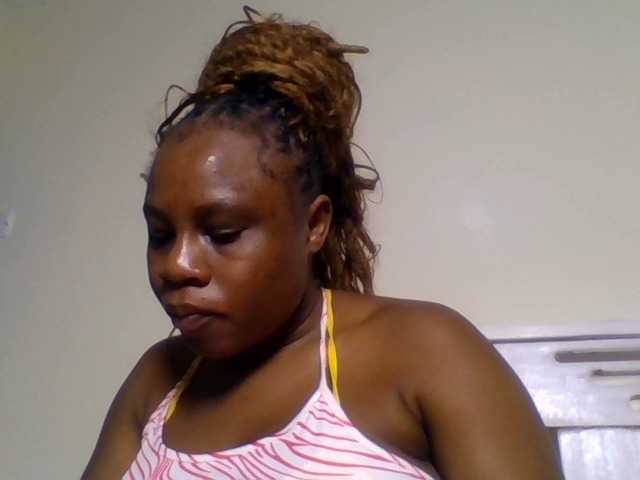 Ebonitah live cam on BongaCams