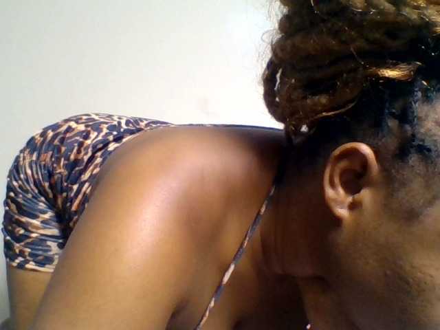 Ebonitah live cam on BongaCams