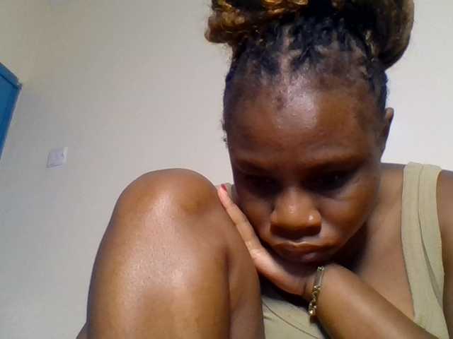 Ebonitah live cam on BongaCams