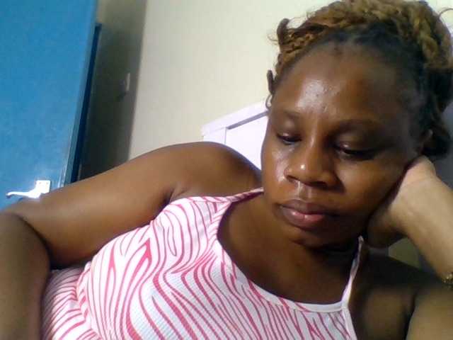 Ebonitah live cam on BongaCams