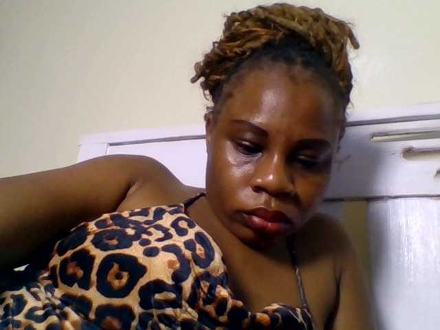 Ebonitah live cam on BongaCams