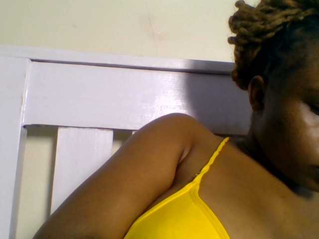 Ebonitah live cam on BongaCams