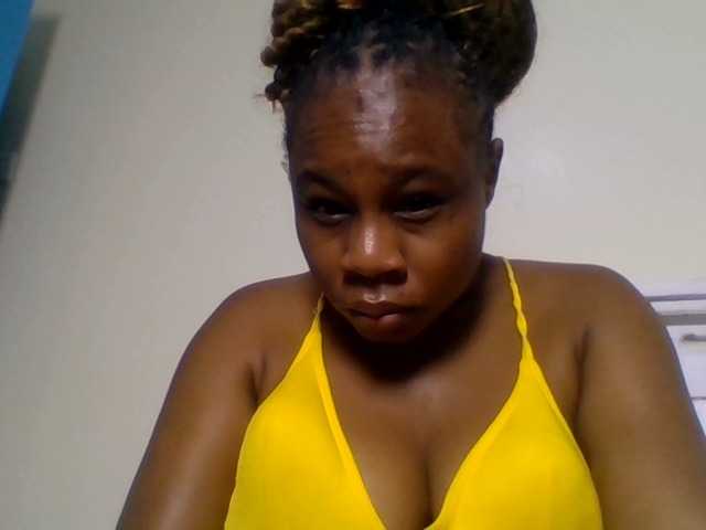 Ebonitah live cam on BongaCams