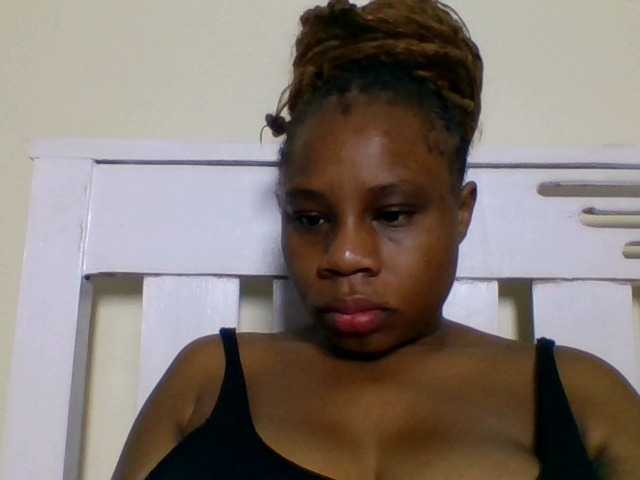 Ebonitah live cam on BongaCams