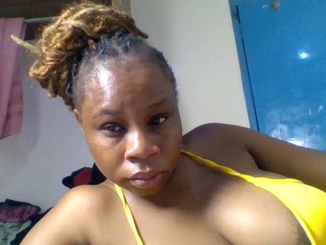Ebonitah live cam on BongaCams