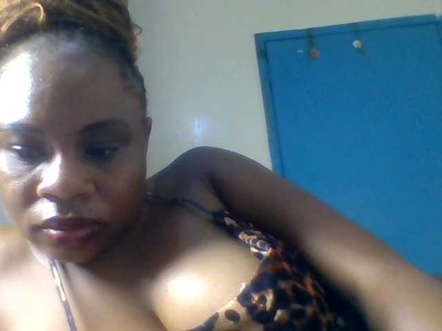 Ebonitah live cam on BongaCams
