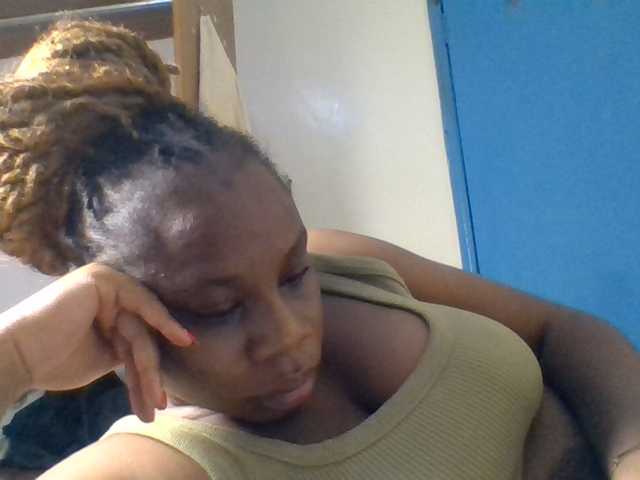 Ebonitah live cam on BongaCams