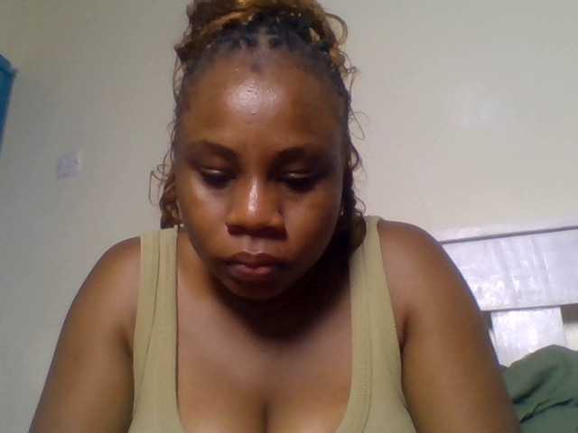 Ebonitah live cam on BongaCams
