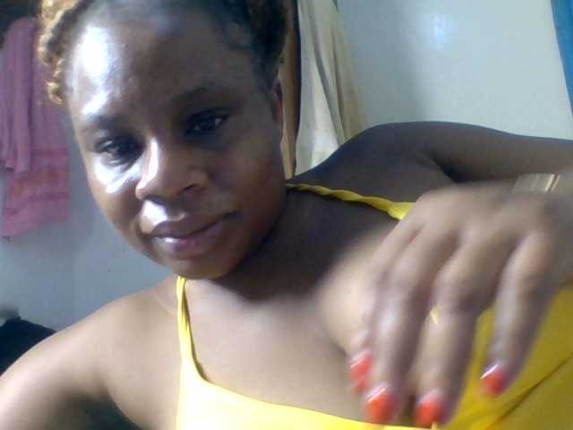 Ebonitah live cam on BongaCams