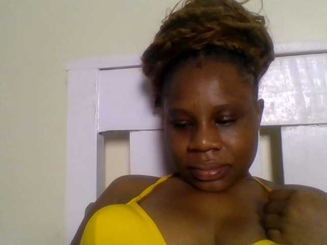 Ebonitah live cam on BongaCams